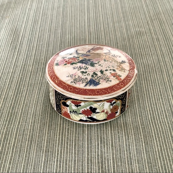 VTG Takahashi Box Porcelain with Peacocks & Gold Rim - Picture 4 of 11